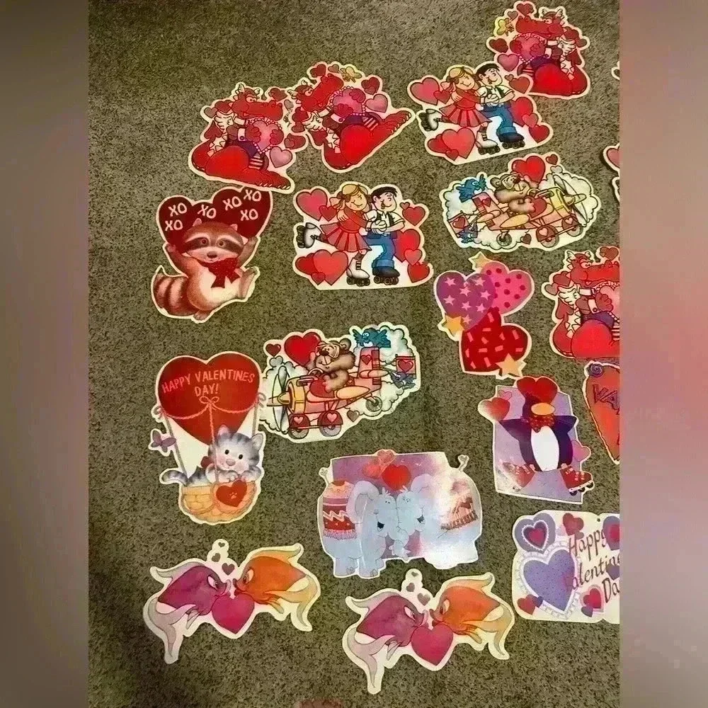 Valentines Day Die Cut Cardboard Cutouts Decorations - Lot Of 23 - Picture 3 of 3